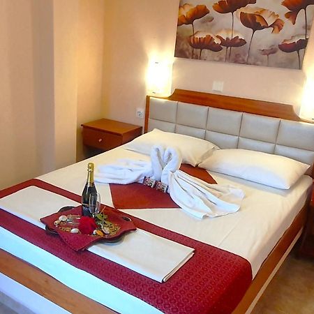 סארטי Apartmenthotel Sithon מראה חיצוני תמונה