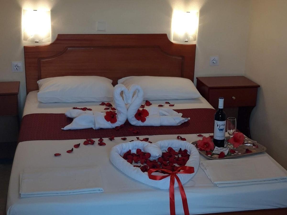 סארטי Apartmenthotel Sithon מראה חיצוני תמונה